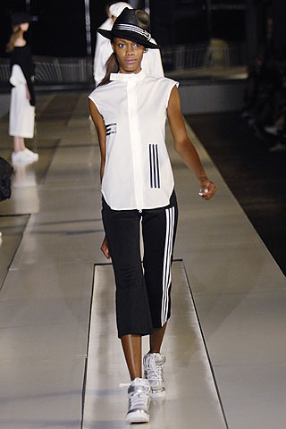 ������������ �������� ����� Y-3 � �� ������������� ����� ��� ������ ����� ����������� � ������ ��������� ����� ����: �����-����� ������ � ���������� ��������