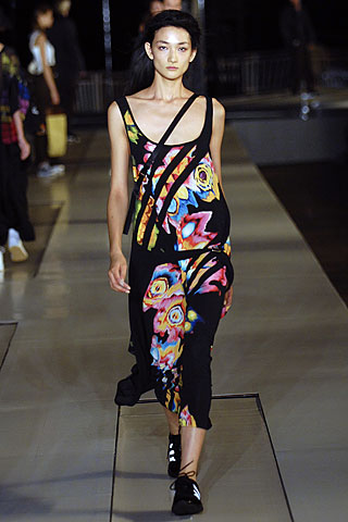 ����� ������������ ������ � ������� ����� �� ��������� ��������� ����� ������ � ����� �����. ��� ��������� �� ������ �� ��������� Yohji Yamamoto (���� �������) Y -3