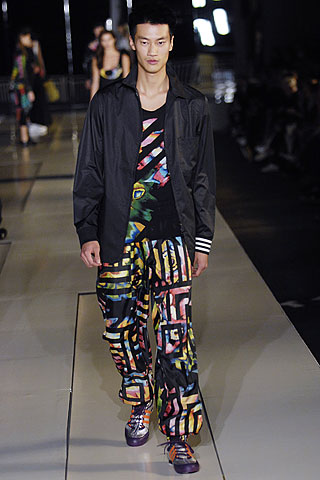 ����� ������������ ������ � ������� ����� �� ��������� ��������� ����� ������ � ����� �����. ��� ��������� �� ������ �� ��������� Yohji Yamamoto (���� �������) Y -3